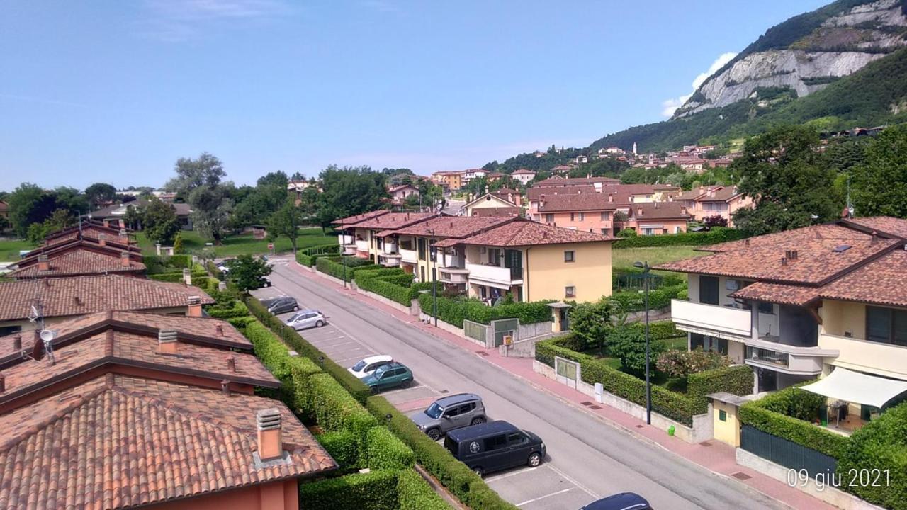 Cornizzolo Bed Breakfast Suello Екстер'єр фото