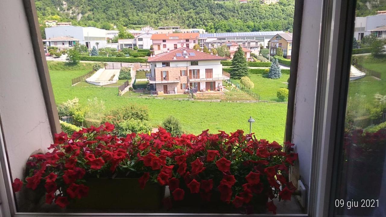 Cornizzolo Bed Breakfast Suello Екстер'єр фото